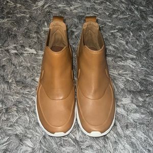 Excellent condition Nike mid sneaker/boot.